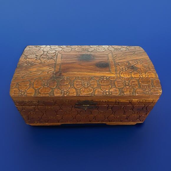 Vintage Mid-Century Carved Wooden Trinket Box Floral Carving Leopard Lining - Picture 9 of 9
